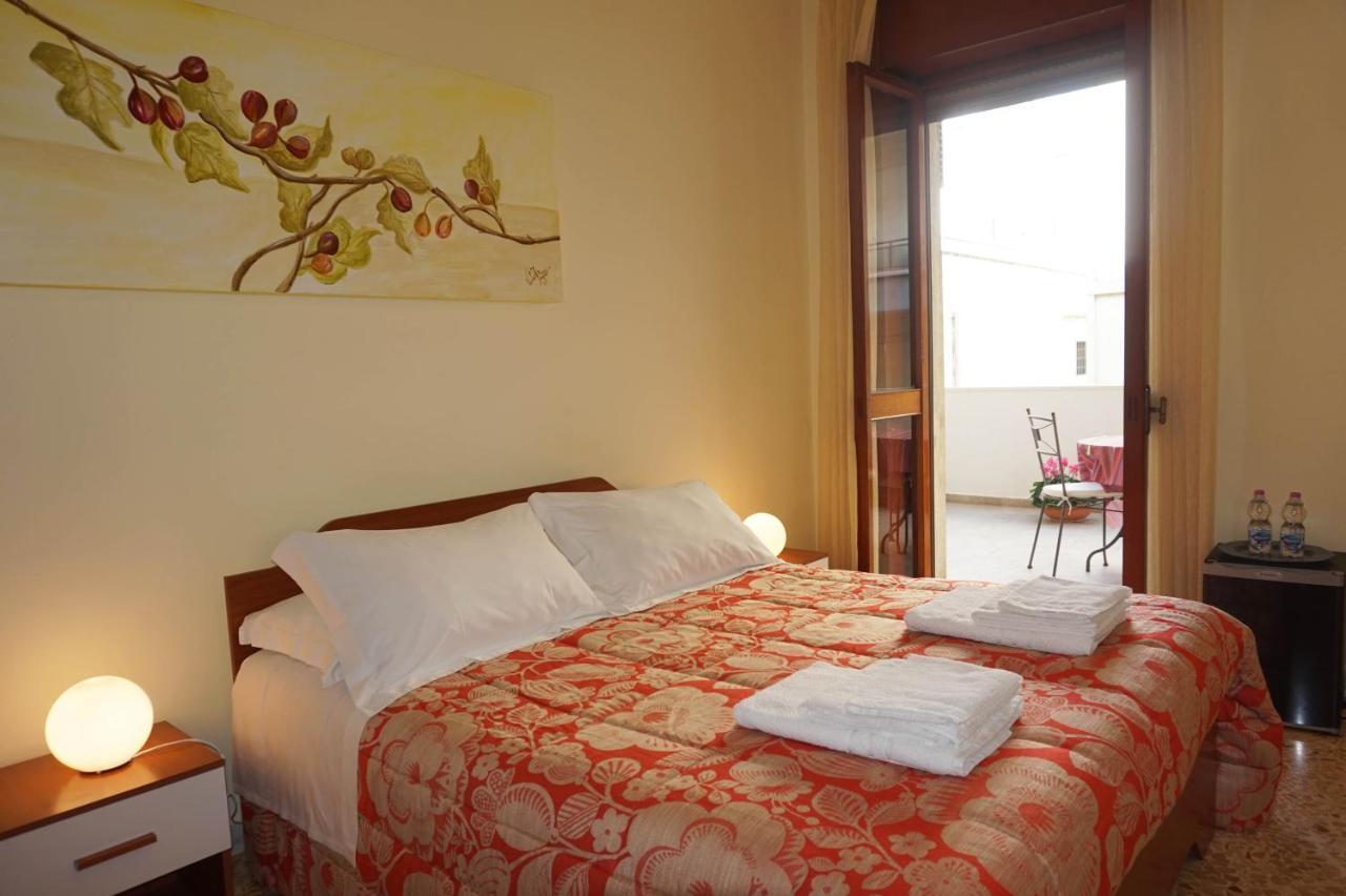 ليتشي B&B Piazza 300Mila الغرفة الصورة